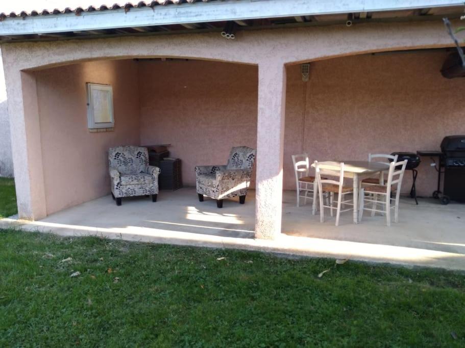 Chavanoz Comme A La Maison ! מראה חיצוני תמונה