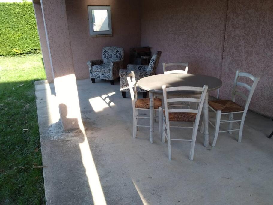 Chavanoz Comme A La Maison ! מראה חיצוני תמונה